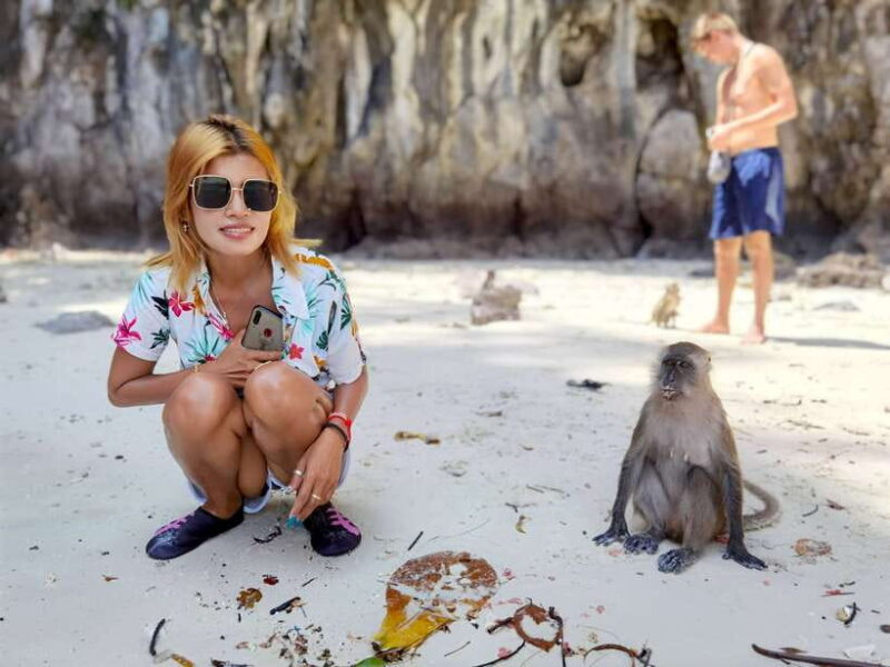 Phi Phi: Highlights Speedboat Tour With Maya Bay & Snorkel - Itinerary and Key Locations