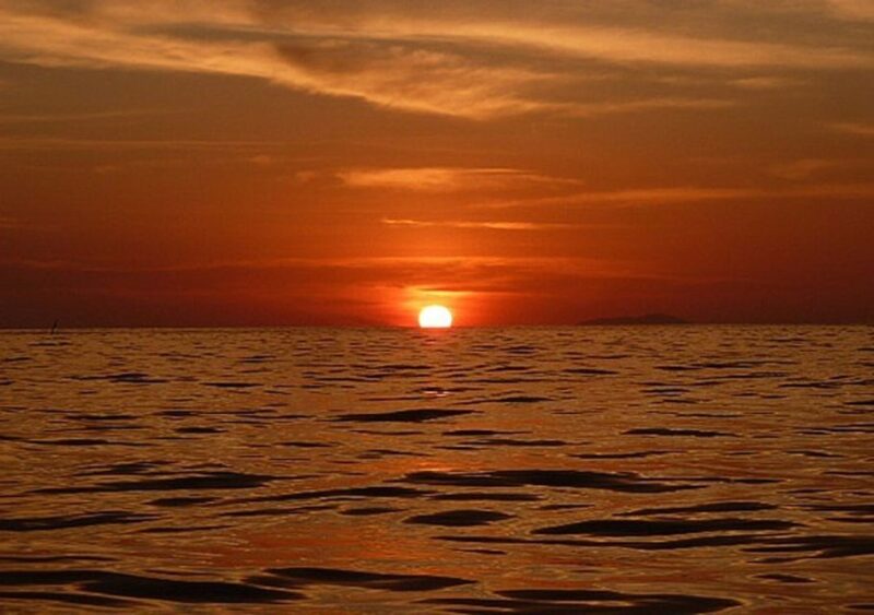 Phi Phi: Private Sunset & Bioluminescent Plankton Boat Tour - Key Stops