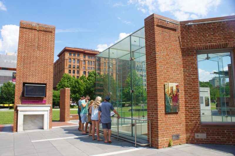 Philadelphia: History, Highlights & Revolution Walking Tour - Immersive Revolutionary Experience