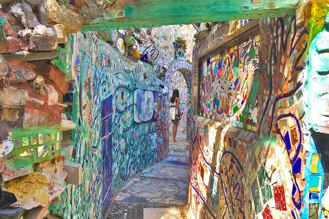 Philadelphia Public Art Tour With Magic Gardens - Discovering Colorful Artworks