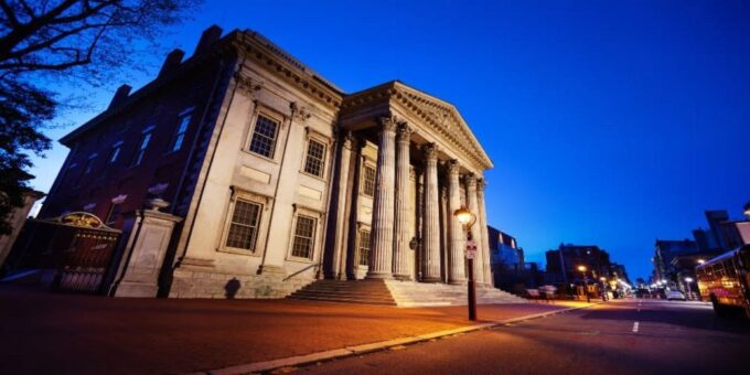 Philadelphia: Small Group Night Tour - Tour Duration and Group Size