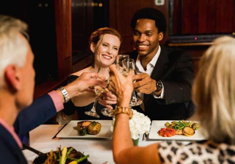 Philadelphia: Thanksgiving Early Dinner Cruise - Dining Experience Details