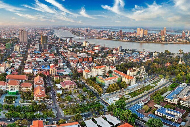Phnom Pehn City Must See Highlight Guided Tour - Wat Phnom: The Spiritual Hilltop