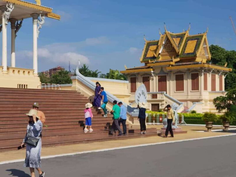 Phnom Penh: 2-Day City Highlights Tour - Royal Palace