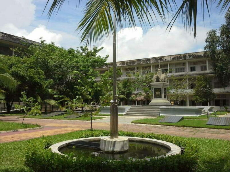 Phnom Penh: 2-Day Tour with Royal Palace and Killing Fields - Who Should Consider This Tour?