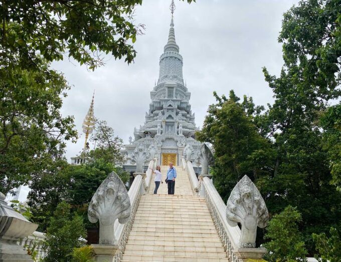 Phnom Penh - Battambang Road Transfer With Stops Sightseeing - Oudong Khmer Monastery