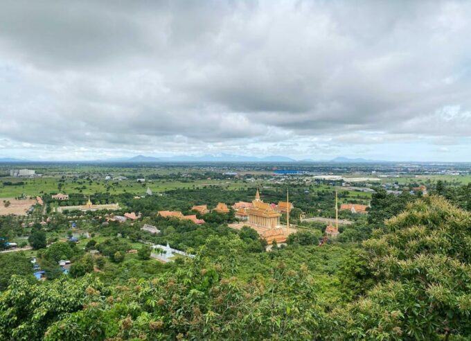 Phnom Penh - Battambang Road Transfer With Stops Sightseeing - Oudong Royal Necropolis