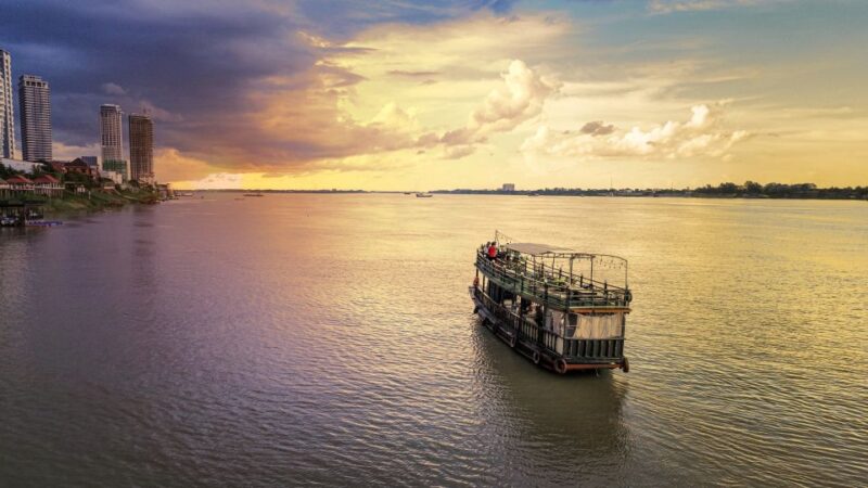 Phnom Penh: Bike & Boat Guided Tour Included Snacks & Beers - Good To Know