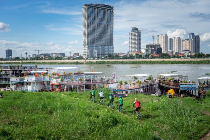 Phnom Penh: Bike & Boat Guided Tour Included Snacks & Beers - Cycling and Boat Ride