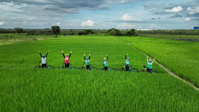 Phnom Penh: Bike & Boat Guided Tour Included Snacks & Beers - Local Culture Immersion
