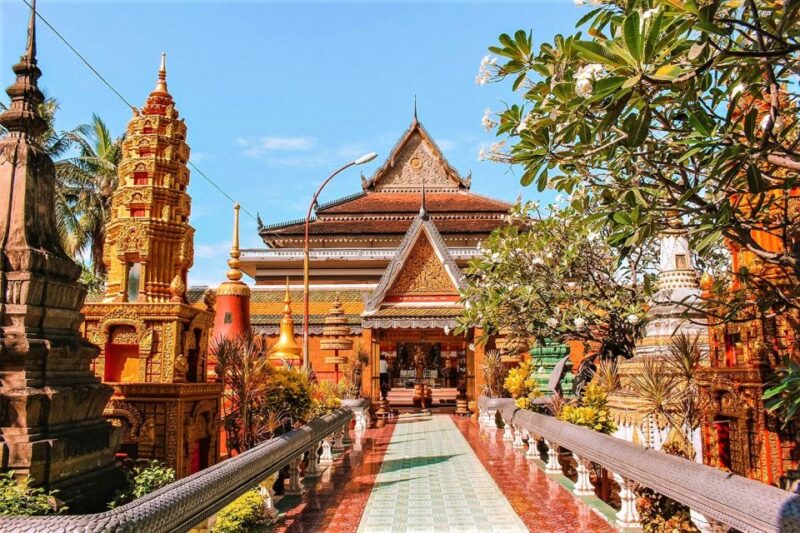 Phnom Penh City Tour & Koh Dach Silk Island Private Day Tour - Royal Palace and Silver Pagoda