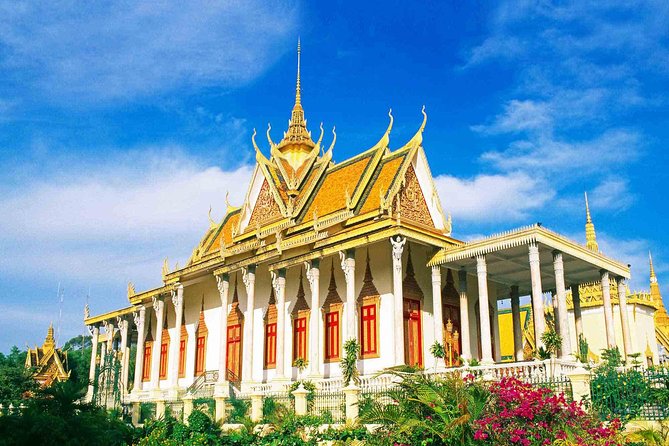 Phnom Penh City Tours, S21, Killing Field and the Royal Palace - Visiting the Silver Pagoda