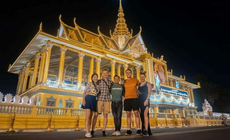 Phnom Penh: Evening City Tour by Tuk Tuk with 1 Dinner - Key Points