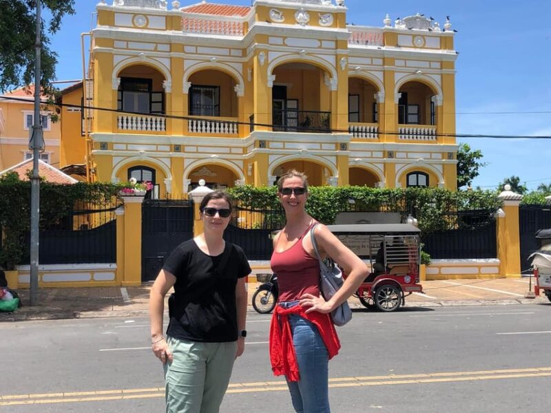 Phnom Penh: Guided Historical Day Tour by Cyclo or Tuk Tuk - National Museum