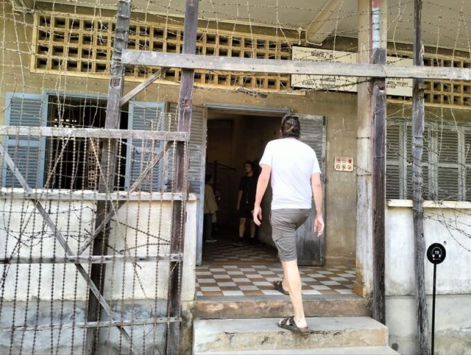 Phnom Penh Haft Day Tour Killing Field & Genocide Museum - Frequently Asked Questions