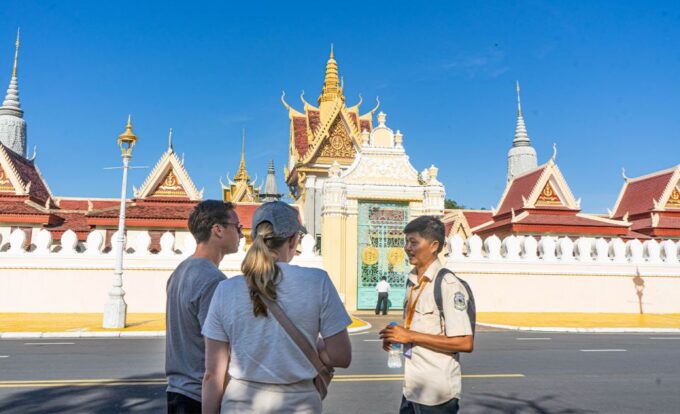 Phnom Penh: Historical Guided Tour - Customer Ratings and Feedback