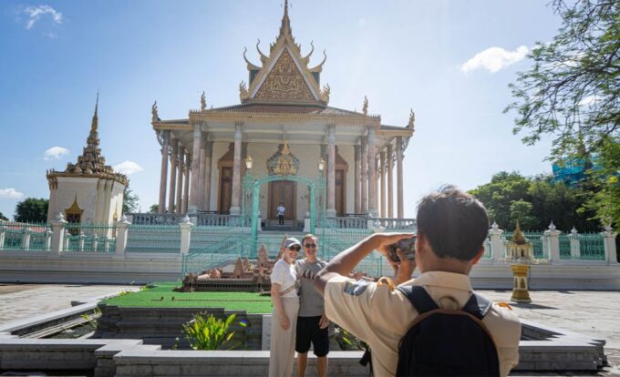 Phnom Penh: Historical Guided Tour - Exploring the Royal Palace