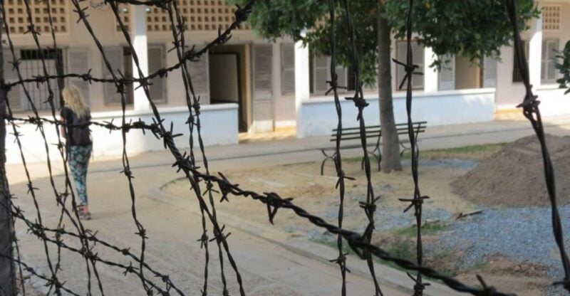 Phnom Penh: Killing Fields and Prison S21 Bus Tour - Experience and Amenities