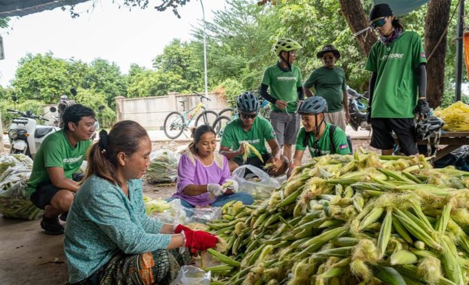 Phnom Penh: Mekong Island Full Day Ride With Lunch - Local Market Exploration