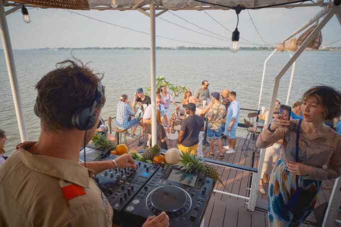 Phnom Penh: Mekong River Sunset Cruise Enjoy and Relaxing - Stunning River Sights