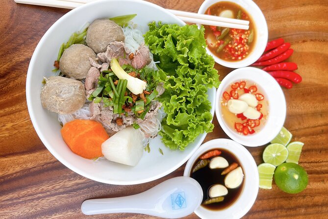Phnom Penh Morning Foodie & Street Art Tour by Tuk-Tuk - Experience the Local Market