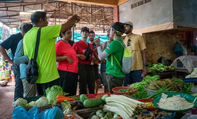 Phnom Penh: Morning Foodie & Street Art Tour by Tuk-Tuk - Inclusions