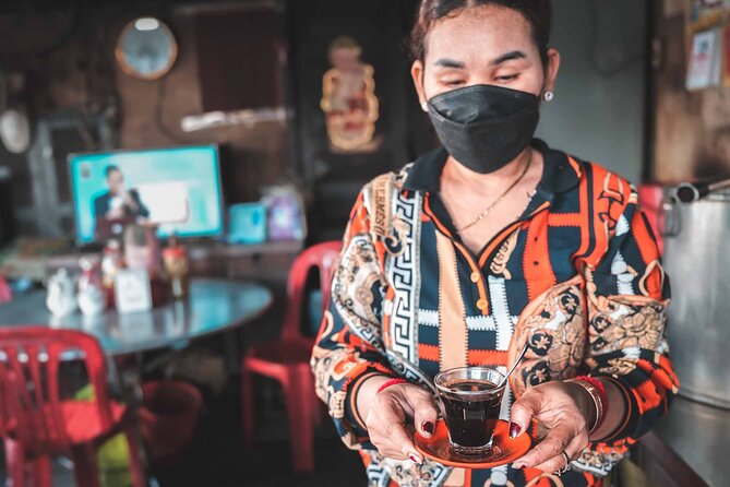 Phnom Penh Morning Market & Food Tour by Tuktuk - Includes All Food & Drinks! - Guide Experience