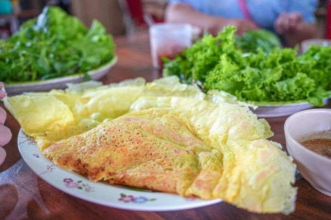 Phnom Penh: Morning Market & Guided Breakfast Tour by Tuktuk - Authentic Khmer Cuisine