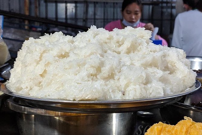 Phnom Penh Nightlife Street Food Tours - Accessibility and Pickup