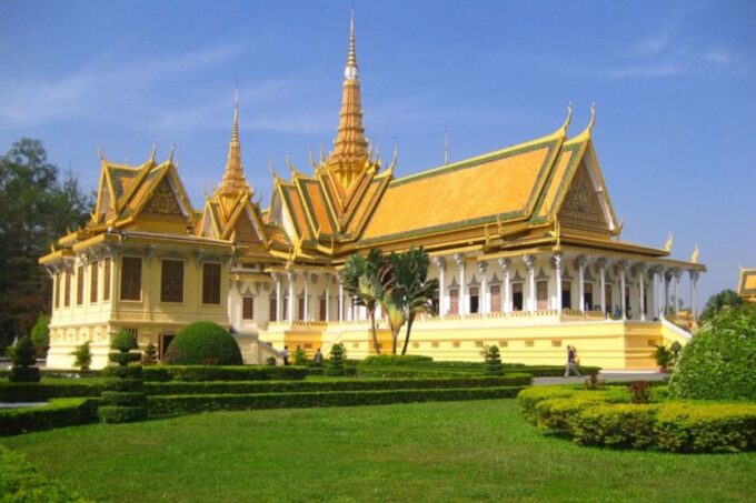 Phnom Penh: Private Custom Tour With a Local Guide - Cultural Insights
