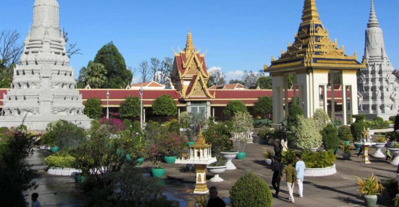 Phnom Penh Private Tour: Royal Palace, Silver Pagoda, S-21 - Itinerary Details