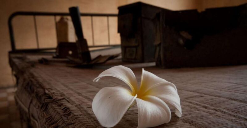 Phnom Penh Private Tour Tuol Sleng & Choeng Ek Killing Field - Good To Know