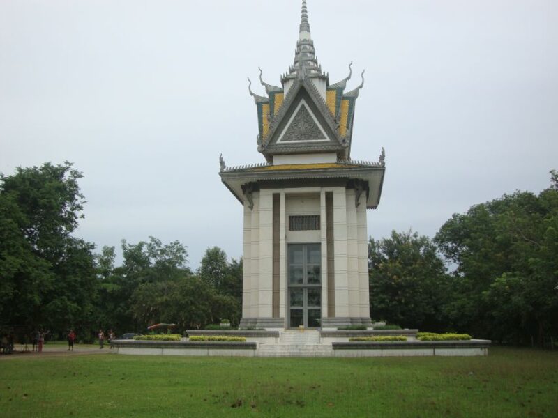 Phnom Penh: S-21 Prison and Killing Fields Half-Day Tour - Knowledgeable English-Speaking Guide Insights