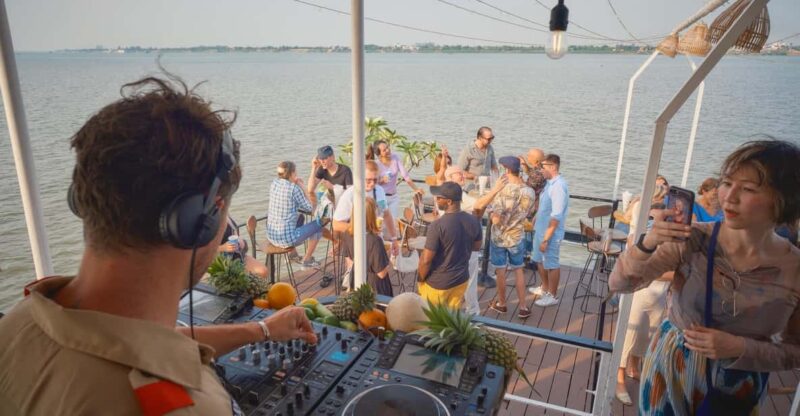 Phnom Penh: Sunset Cruise Tour Enjoy and Relaxing - Itinerary of the Tour