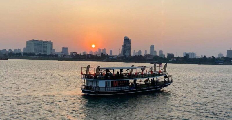 Phnom Penh: Sunset Cruise With Unlimited Beers & BBQ Buffet - Itinerary and Experience
