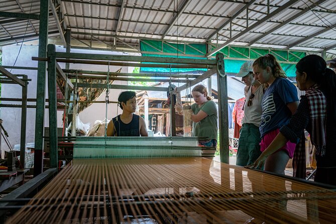Phnom Penh to Silk Island by Tuk-Tuk With Local Expert - Visiting a Traditional Silk Workshop