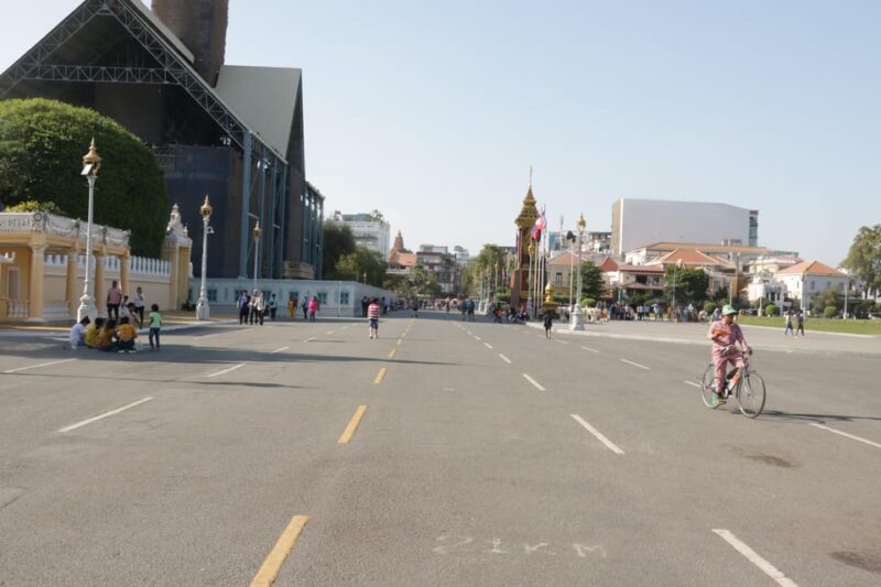 Phnom Penh Tour With English Tuk Tuk Driver - Experience and Highlights