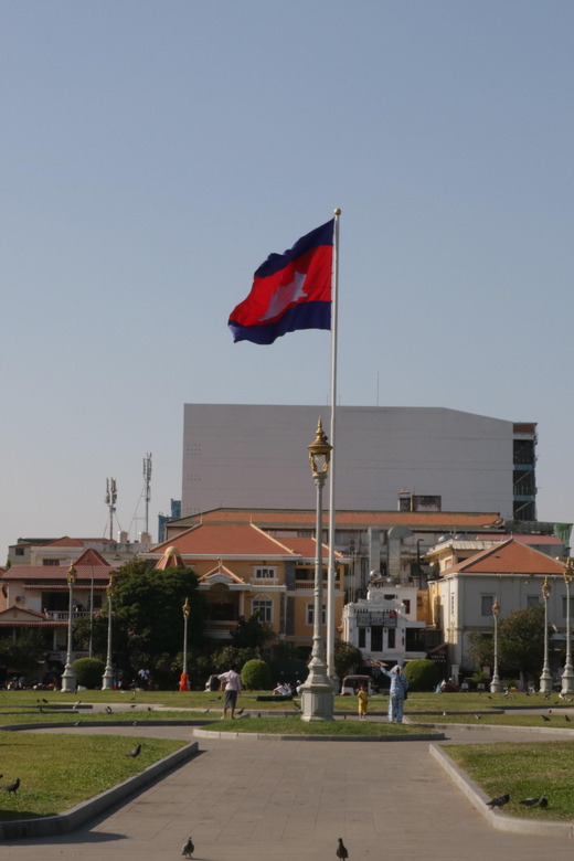 Phnom Penh Tour With Tuk Tuk English Spoken Guide - Good To Know