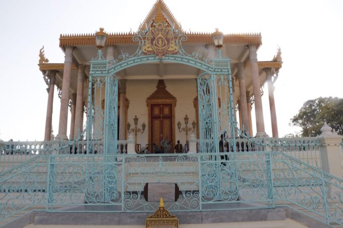 Phnom Penh Tour With Tuk Tuk English Spoken Guide - Optional Visits