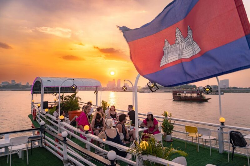 Phnom Penh Vespa City Tour + River Cruise With Drinks - Itinerary and Highlights