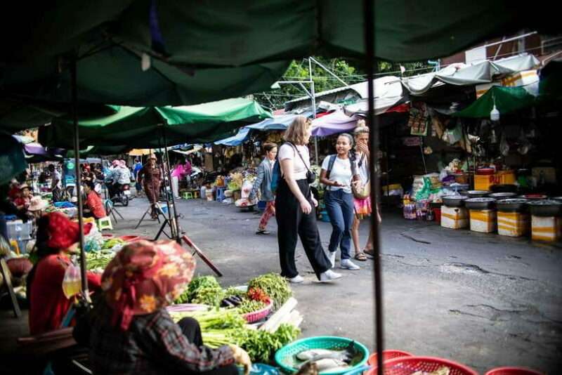Phnom Penh: Walking Highlight City Tour - Value for Money and Authenticity