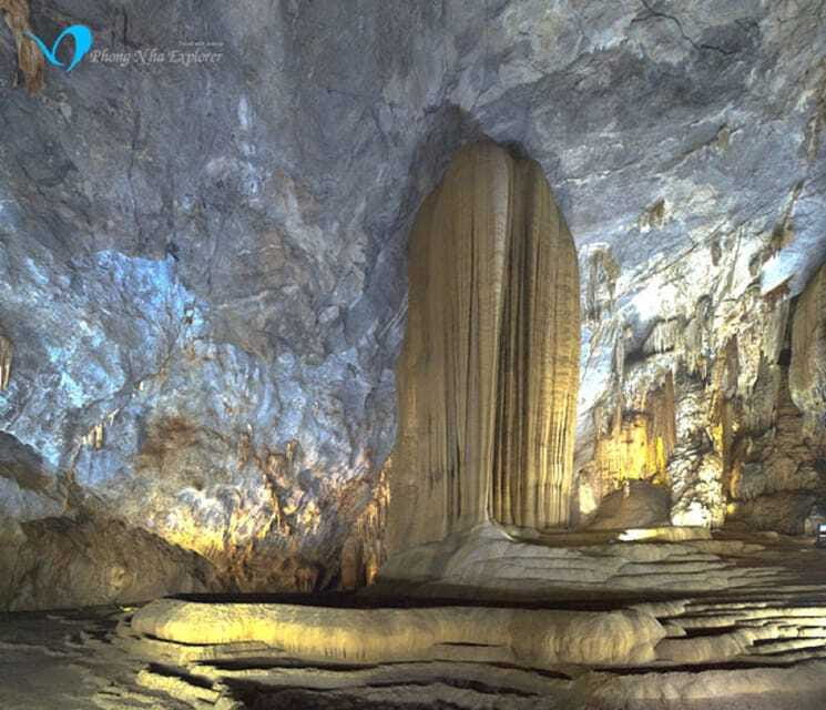 PHONG NHA CAVE & PARADISE CAVE - Boat Ride and Phong Nha Cave Exploration