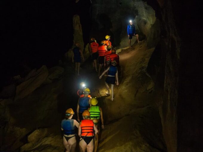 Phong Nha/Dong Hoi: Paradise Cave and Zipline in Dark Cave - Lunch and Dining Options