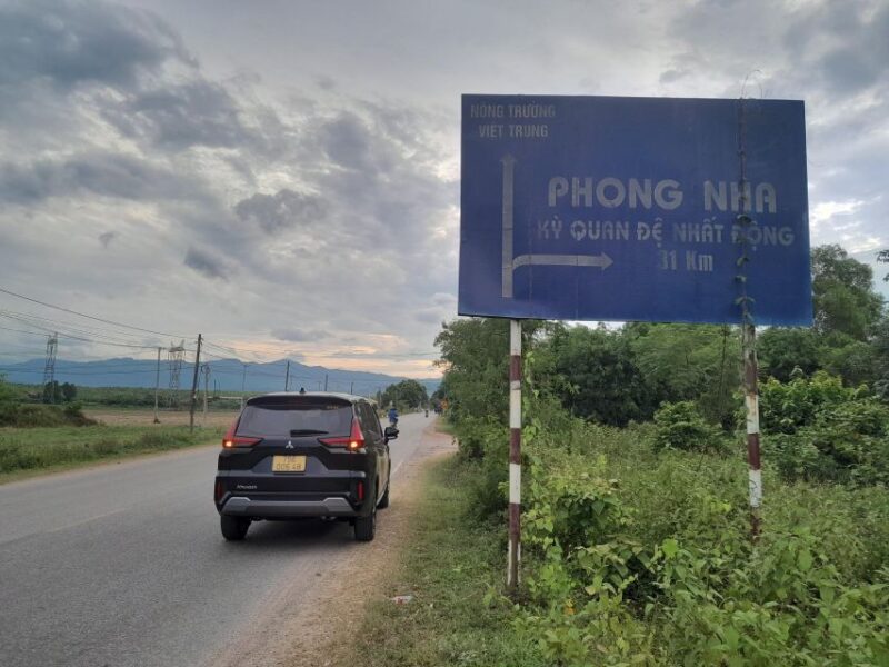 Phong Nha to Hue by Private Car via DMZ and Sightseeing - Historical Places to Explore