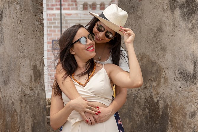 Photo Session in Cartagena With Claumontanov - Meeting Point and Duration