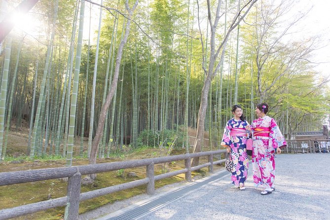 Photo Shoot With a Private Vacation Photographer in Kyoto, JAPAN - Meeting and Pickup