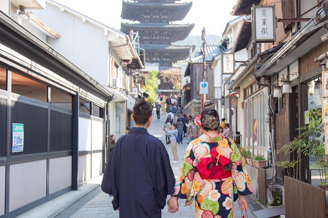 Photo Shoot With a Private Vacation Photographer in Kyoto, JAPAN - Customize Your Tour