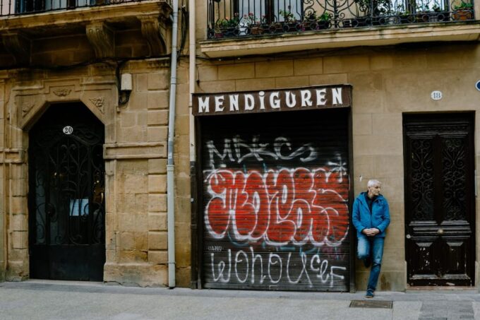 Photo Tour in San Sebastián as a Local Photographer - Meeting Point and Transportation