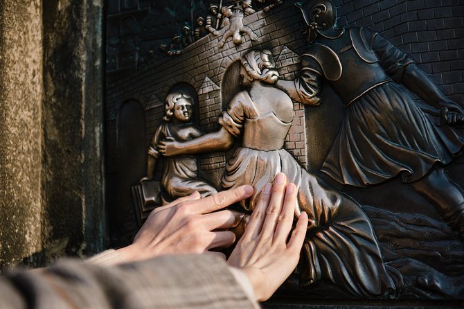 Photo Walking Tour in Prague - Accessibility and Recommendations