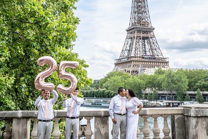 Photographer in Paris - Customizable Photoshoot Experience
